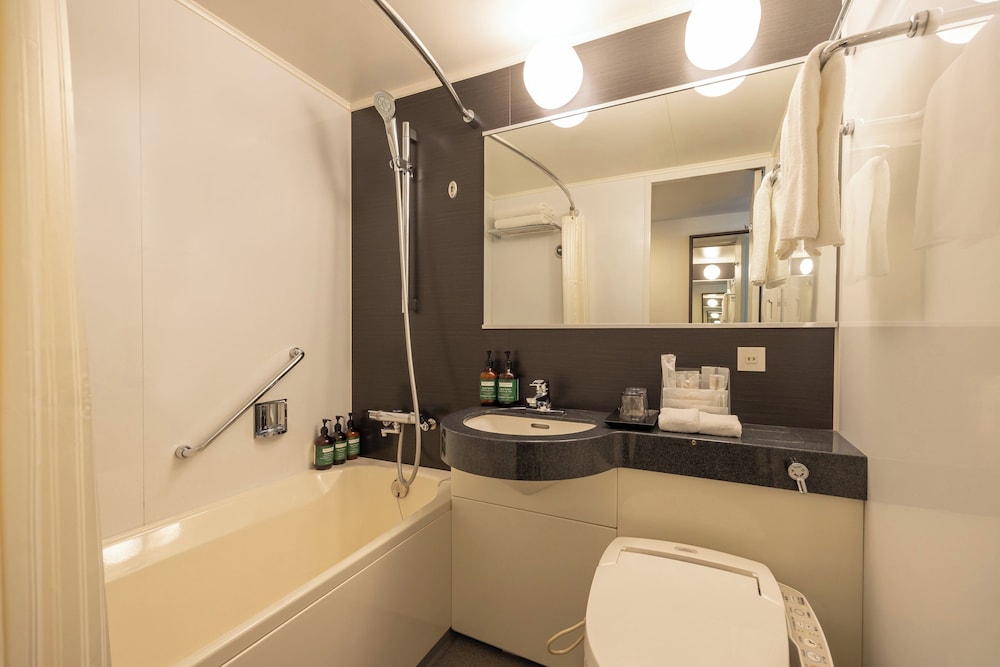 Standard Room, 2 Twin Beds, Club Lounge Access - Photo 7