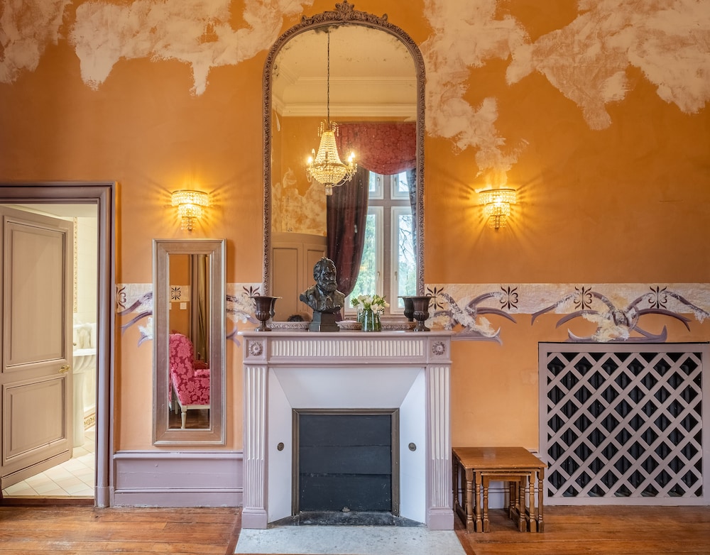 Suite - Photo 3
