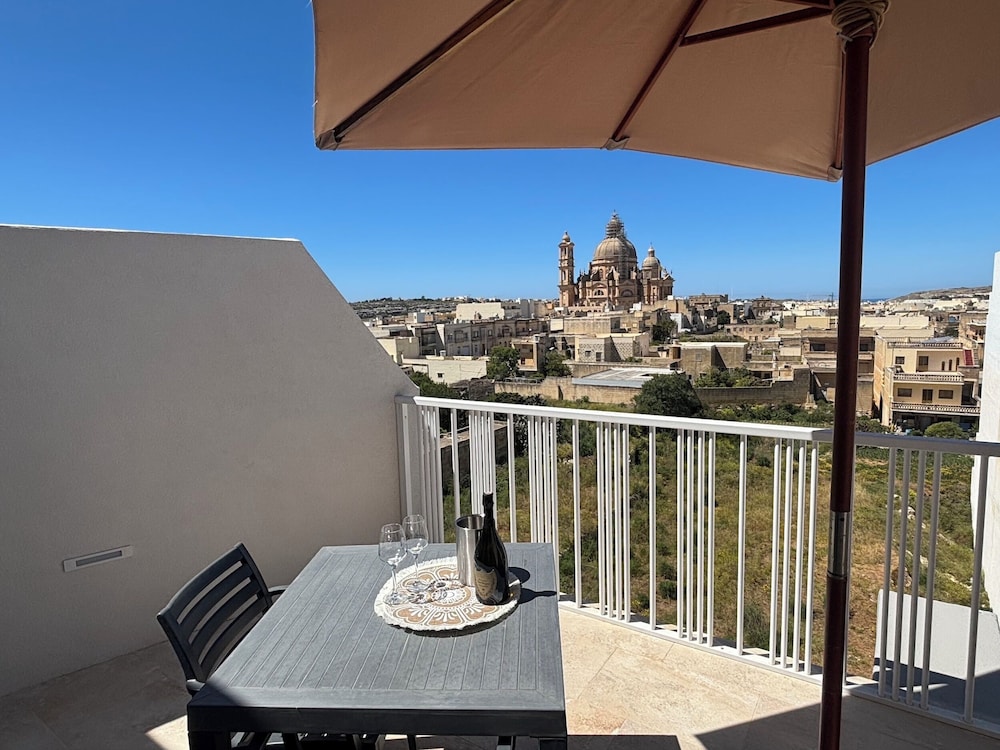 Luxury Apartment, City View photo 2
