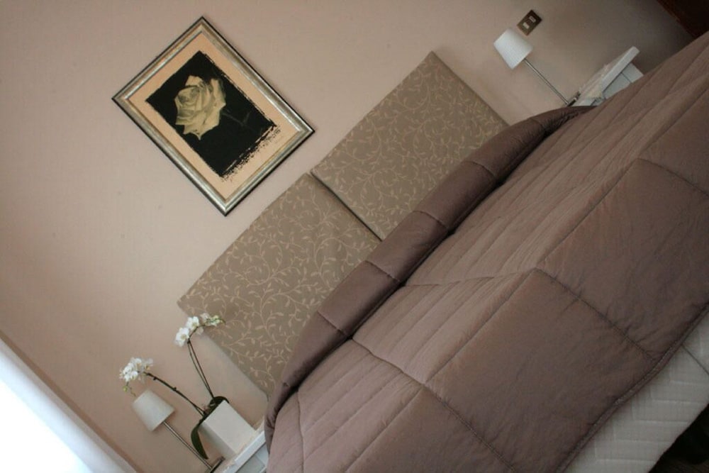 Double Room - Photo 3