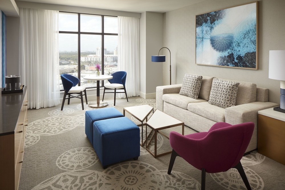 Grand Suite, Corner