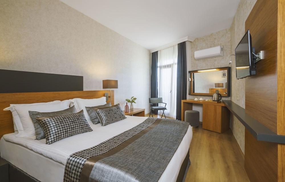 Superior Room, City View