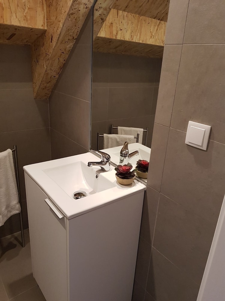 Deluxe Apartment, 3 Bedrooms, City View photo 2