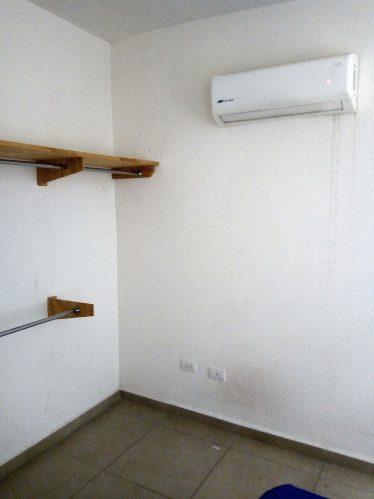 Basic House photo 2