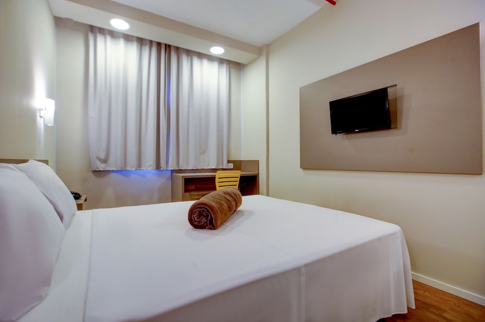 Standard Room, 2 Twin Beds - Photo 6