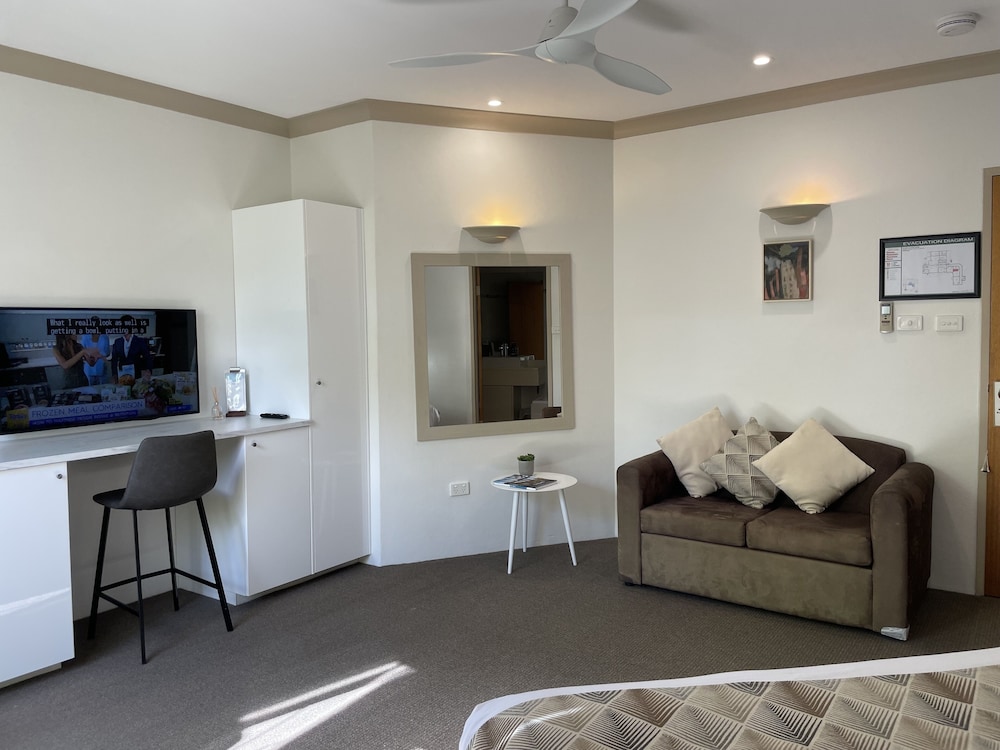 Luxury Queen Balcony Room photo 1