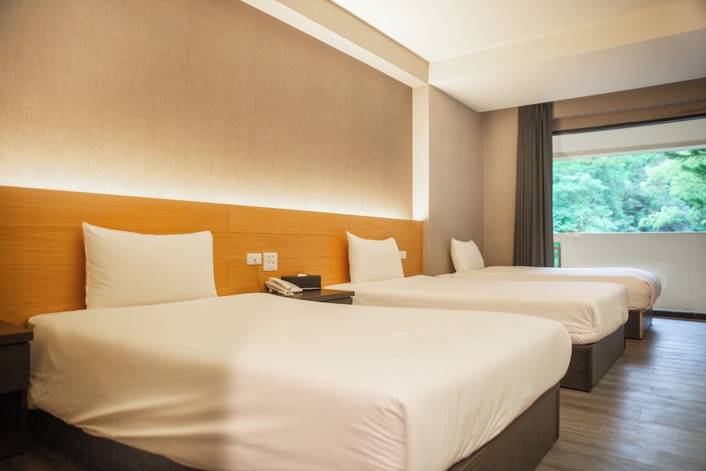 Standard Triple Room, Non Smoking, Mountain View