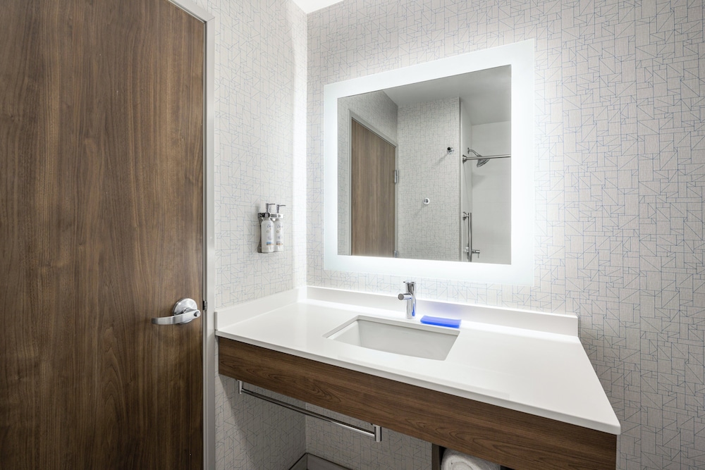 Suite, 2 Queen Beds, Accessible (Communication) - Photo 4