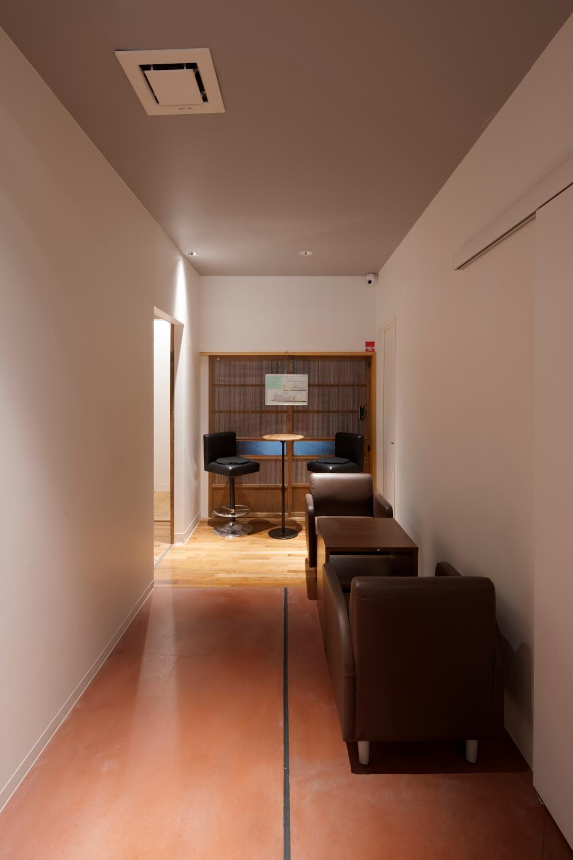 Superior Family Room - Photo 3