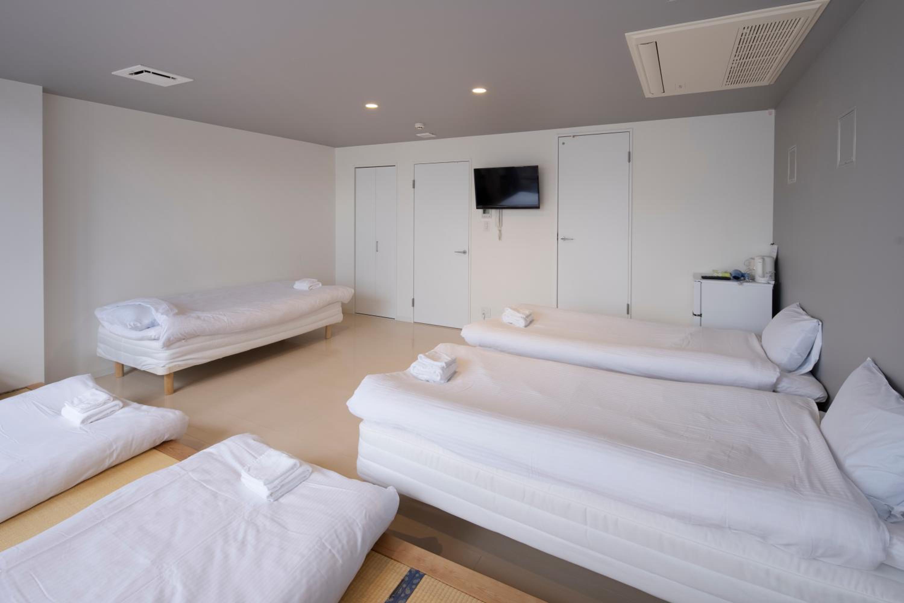 Superior Family Room - Photo 12