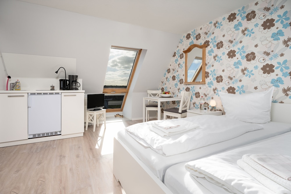 Basic Double Room photo 1
