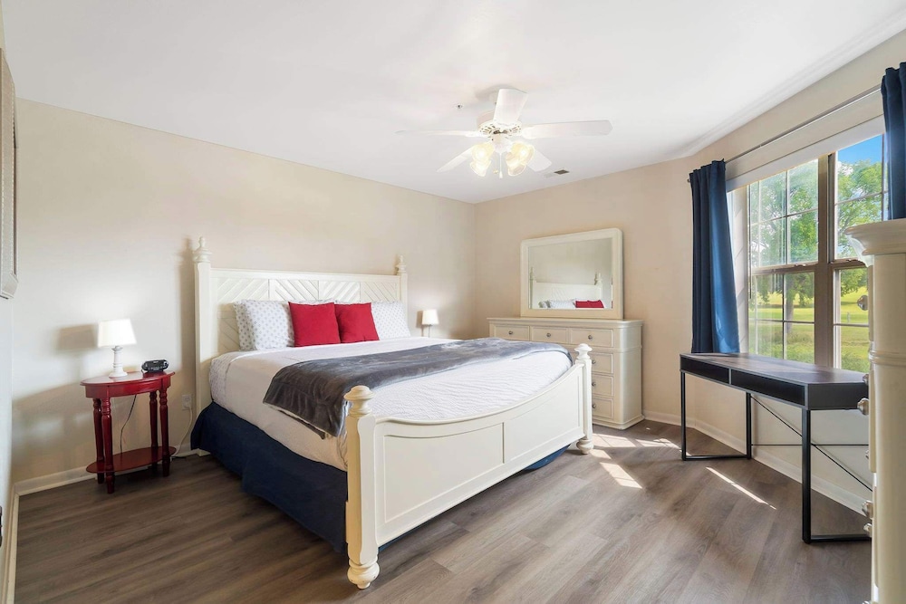Condo, Multiple Beds, Balcony, Golf View (The Rockford Escape)