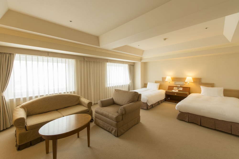 Deluxe Twin Room High Floor, Non Smoking (Eco Plan-No Cleaning Service) - Photo 2