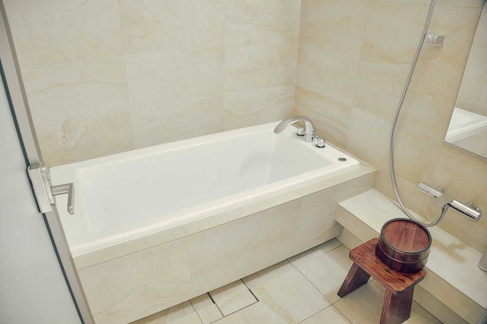 Marufukuro Suite With Lounge Access (Designed By Tadao Ando) No Smoking - Photo 15
