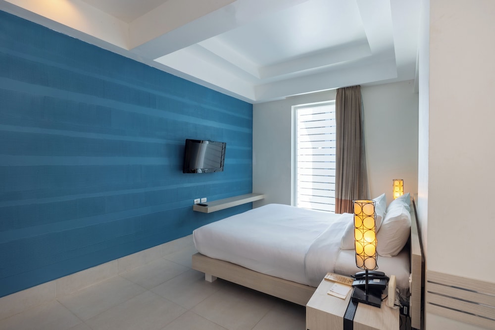 Pool Access Mini Suite Room - Photo 2