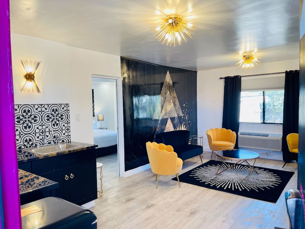 Banana Suite photo 1