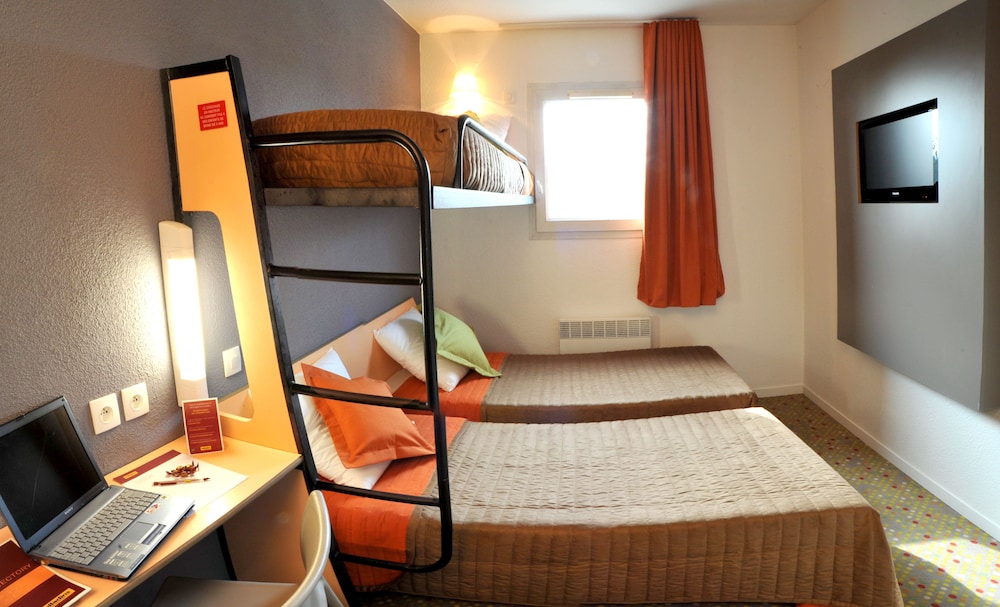 Triple room 3 single beds photo 1