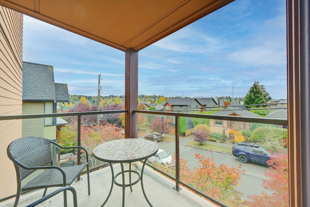Condo, 2 Bedrooms