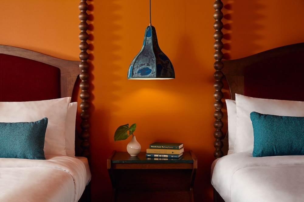 Deluxe Room, Multiple Beds, Accessible thumbnail 6