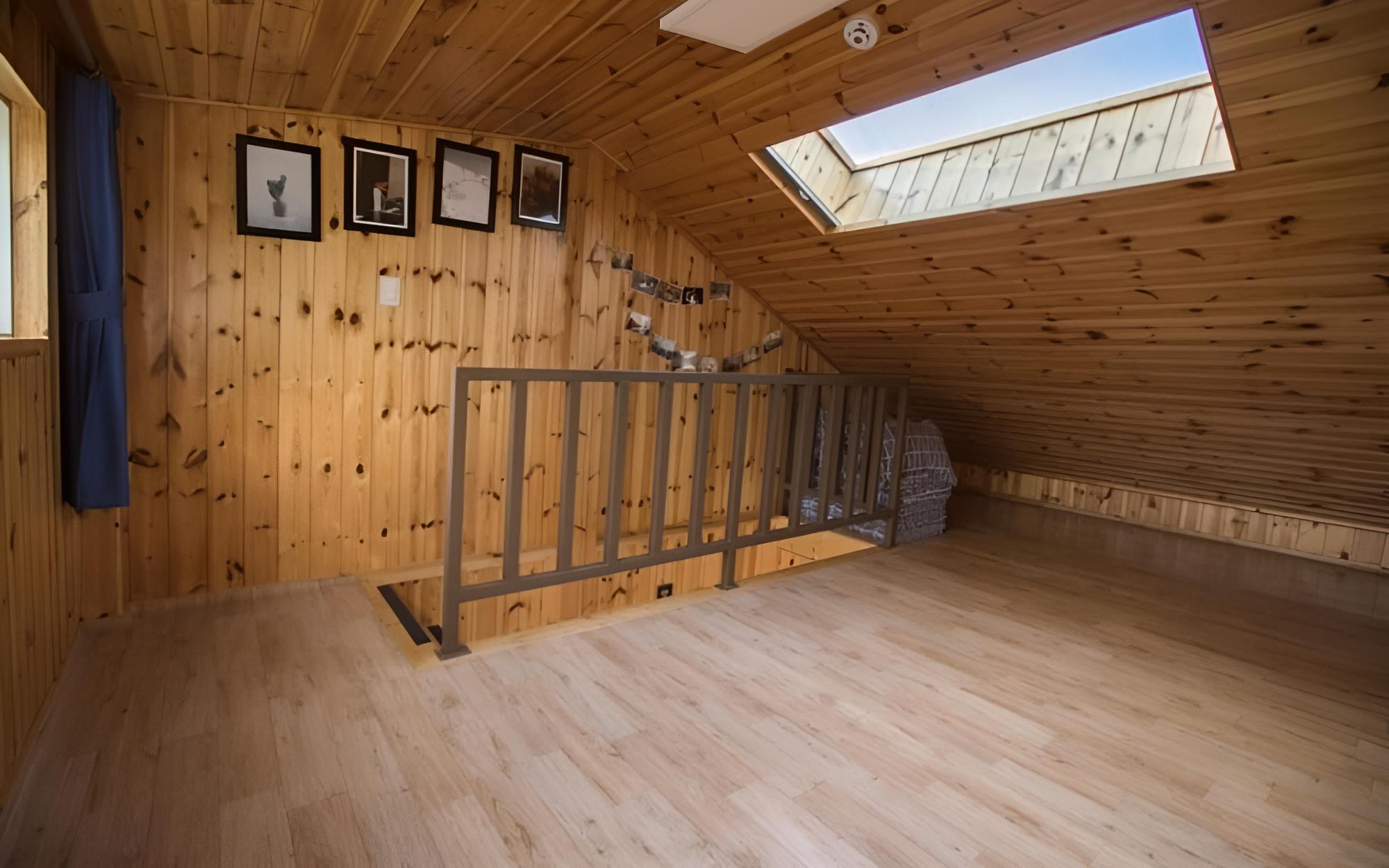 Room (Room 103 (Duplex Sky View Window Semi)
