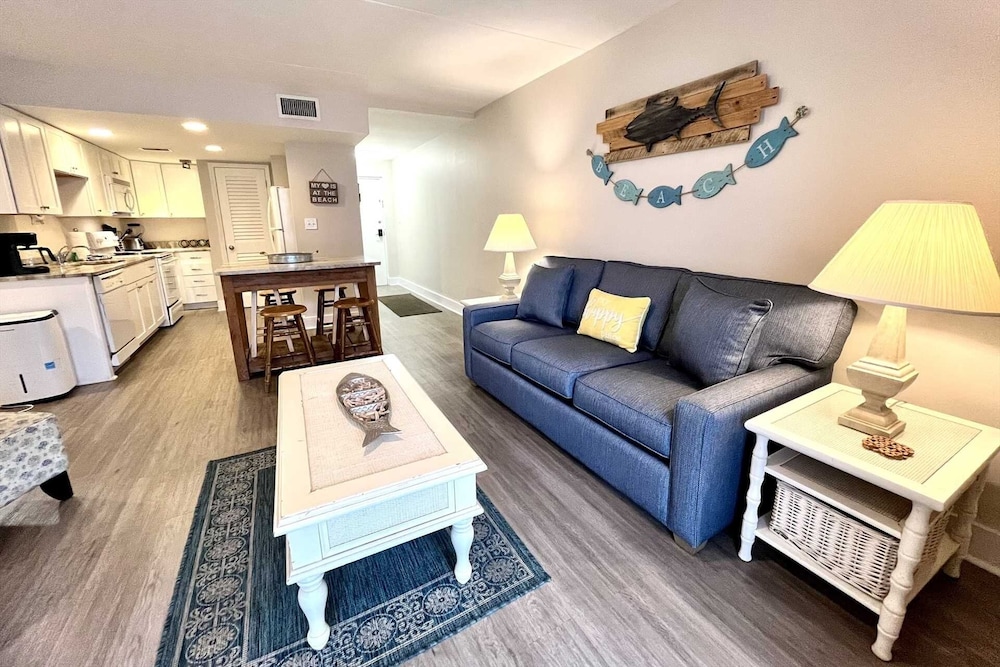 Condo, 2 Bedrooms