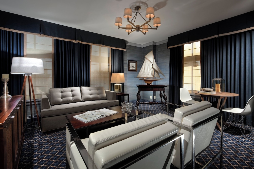 Superior Suite, 1 King Bed with Sofa bed, City View (One Bedroom Suite)