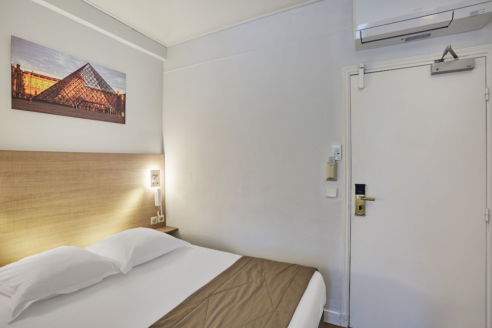 Standard Double Room photo 2