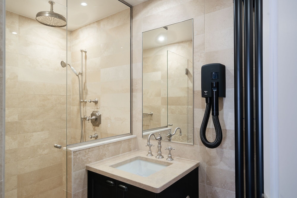 Superior Double or Twin Room with balcony photo 3