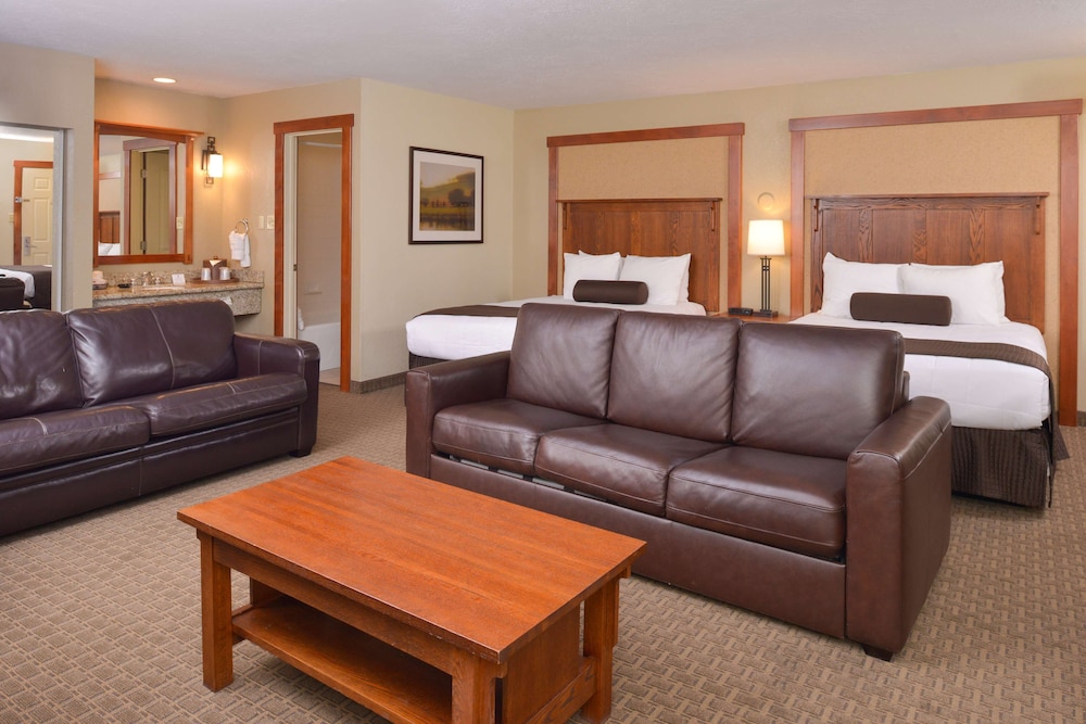 Standard Room, 2 Queen Beds, Non Smoking, Refrigerator & Microwave (Oversized Room;with Sofabed) photo 1