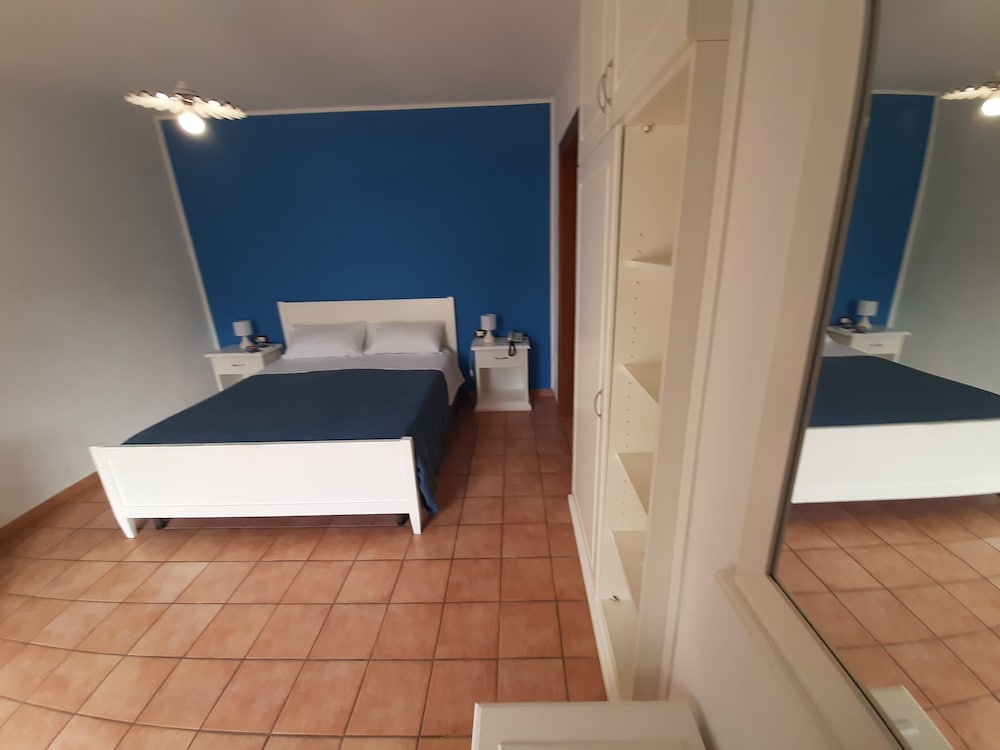 Deluxe Double Room - Photo 13