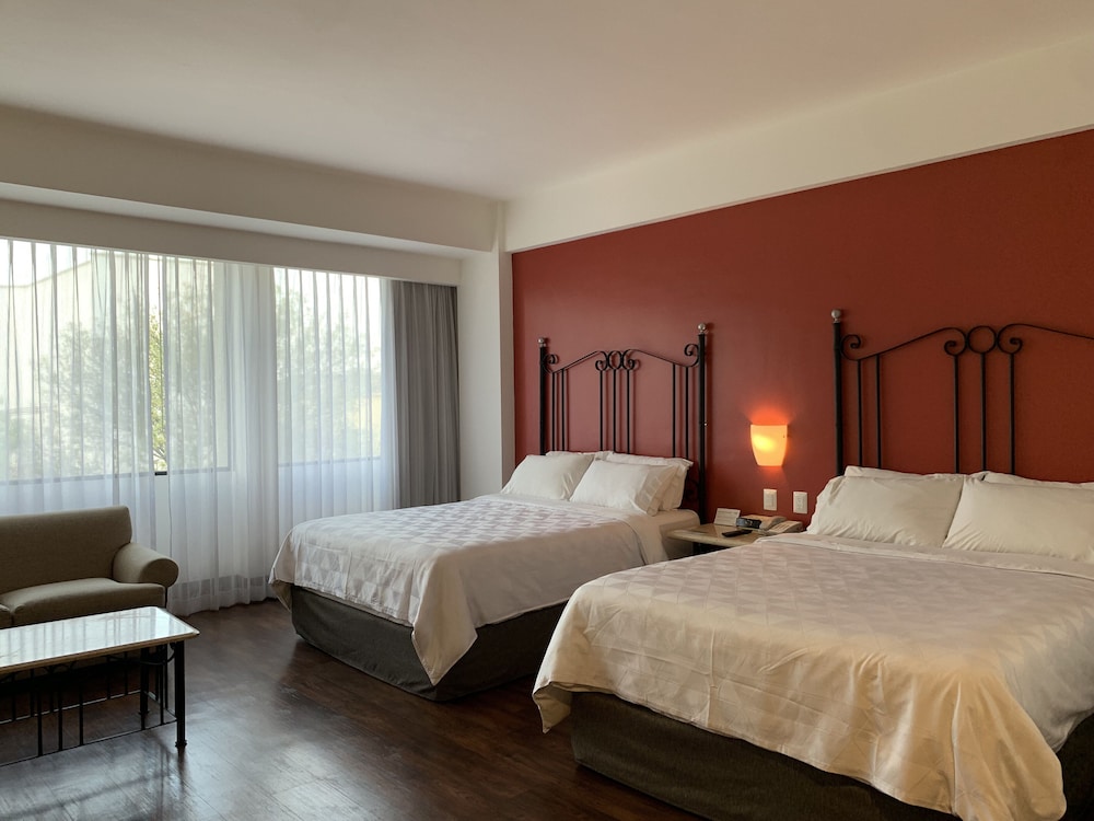 Premium Room, 2 Queen Beds - Photo 1