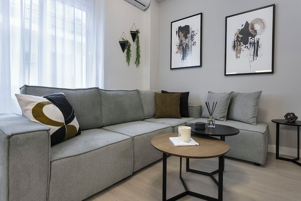 Design Apartment, 2 Bedrooms, 2 Bathrooms photo 1