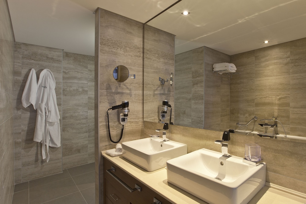 Mediterranean Suite with Private Pool & Sea View - Photo 3