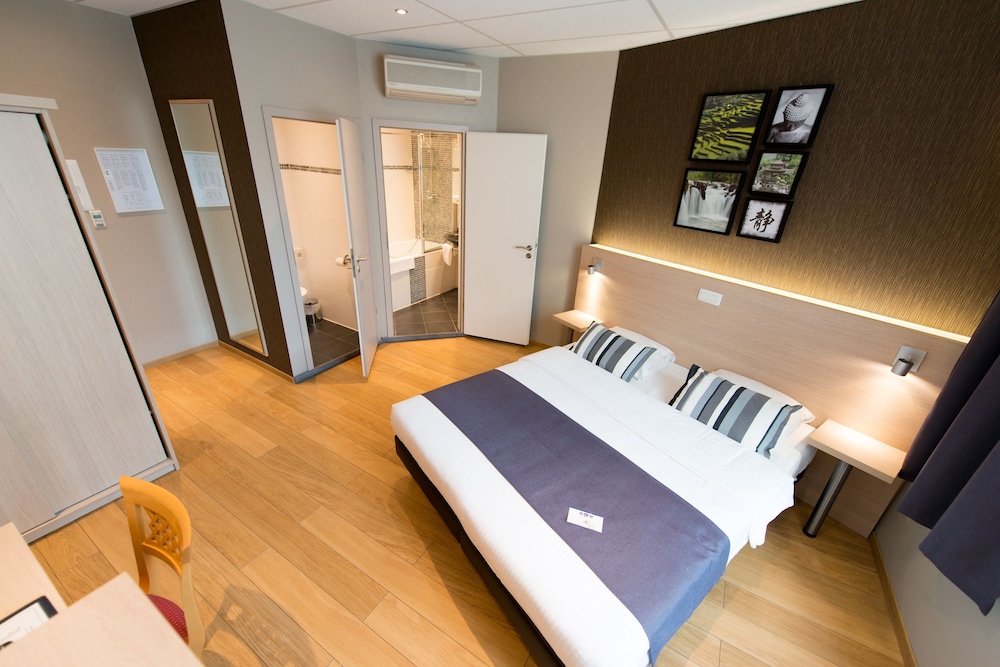 Economy Double Room photo 3