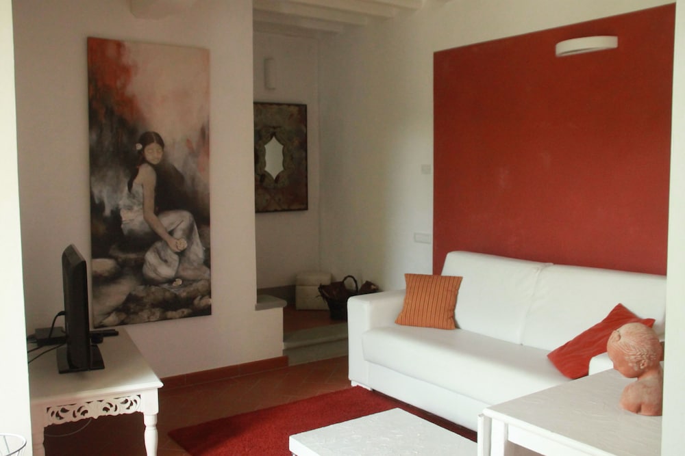 Duplex, 2 Bathrooms photo 3