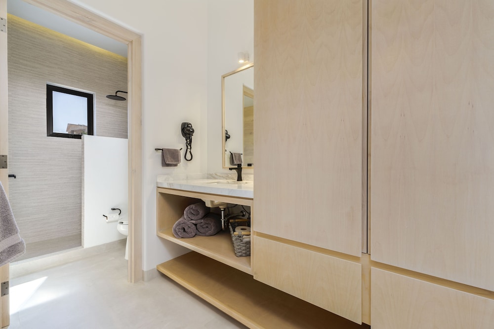 Basic Apartment photo 3