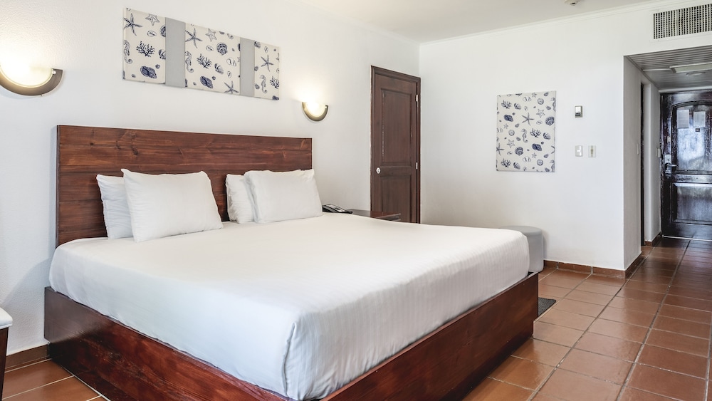 Deluxe Room, 2 Double Beds, Garden View (Adults Only)