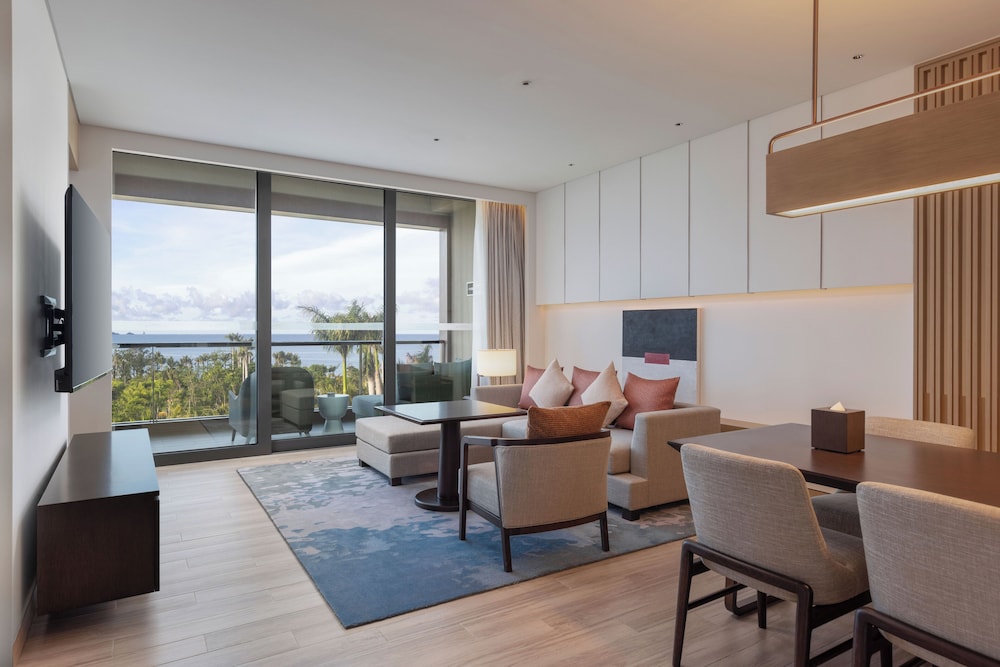 Family Suite Ocean View Deluxe