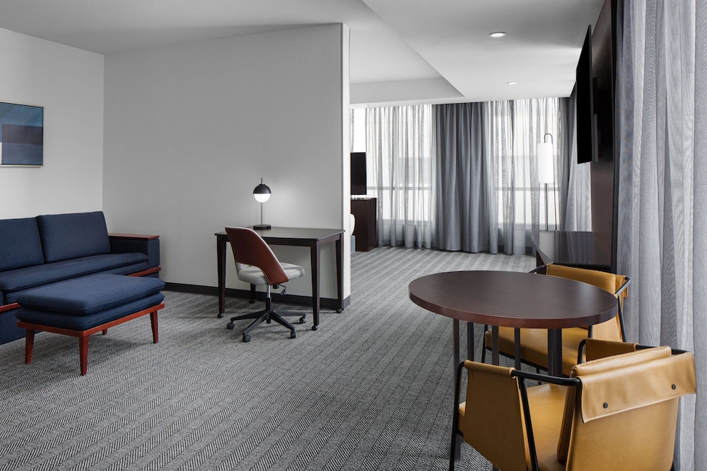 Suite, 1 King Bed with Sofa bed (Hearing Accessible) at Courtyard Cleveland University Circle in Cleveland