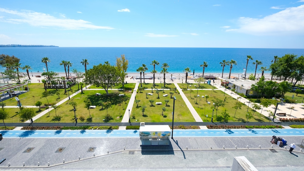 Direct Sea View Double or Twin Room photo 2