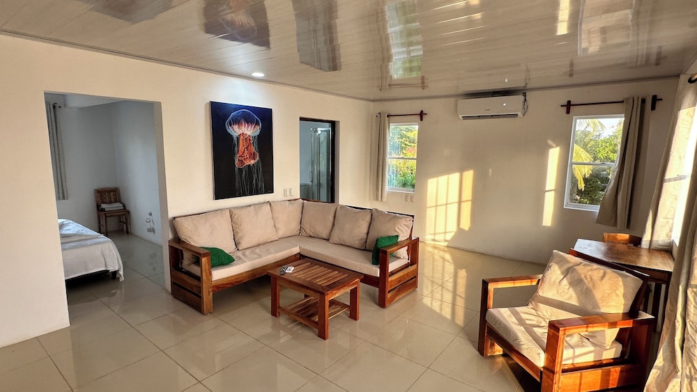 Family Room, Balcony, Ocean View photo 1