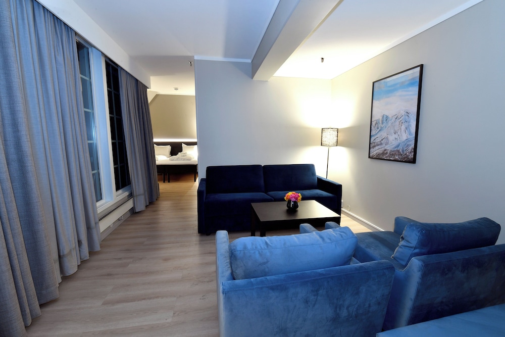 Junior Suite, Non Smoking - Photo 8
