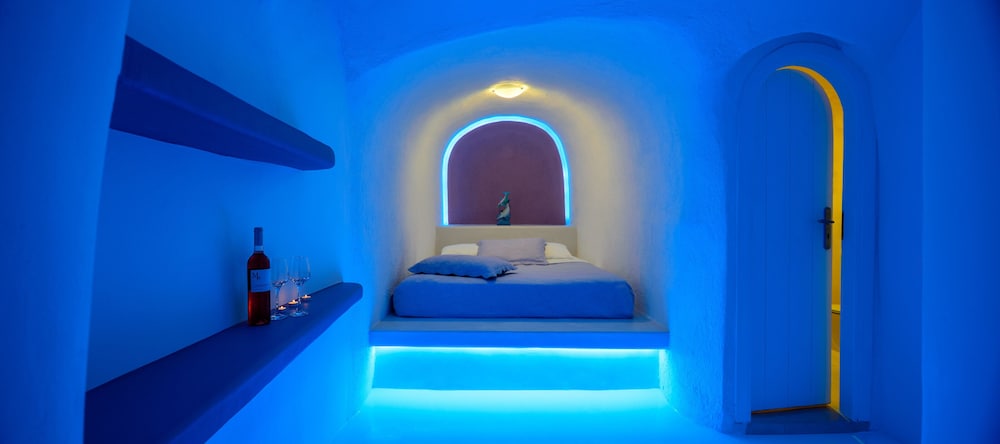 Comfort Suite, Jetted Tub (Cave Caldera Sea and Sunset View)