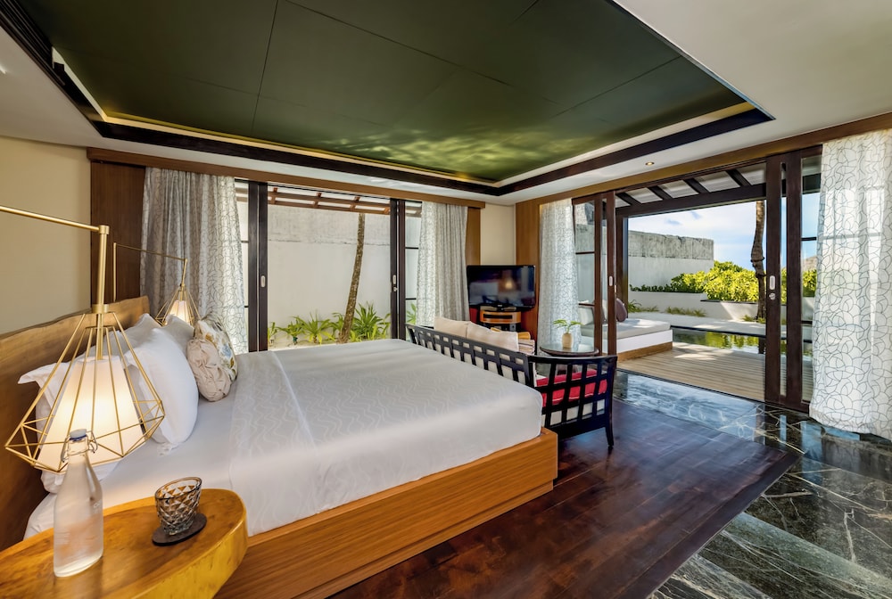 Sunset Earth Pool RESERVE - 3 Bedroom - Photo 4