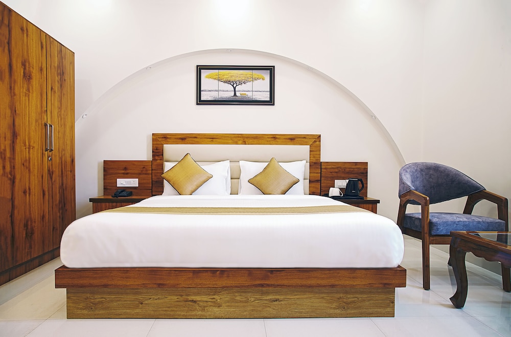 Deluxe Room, City View
