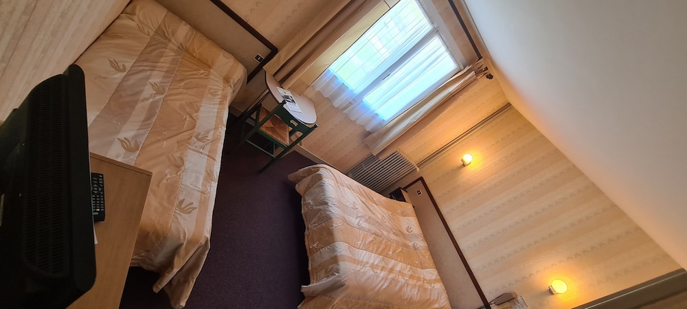 Triple Room, Ensuite photo 3