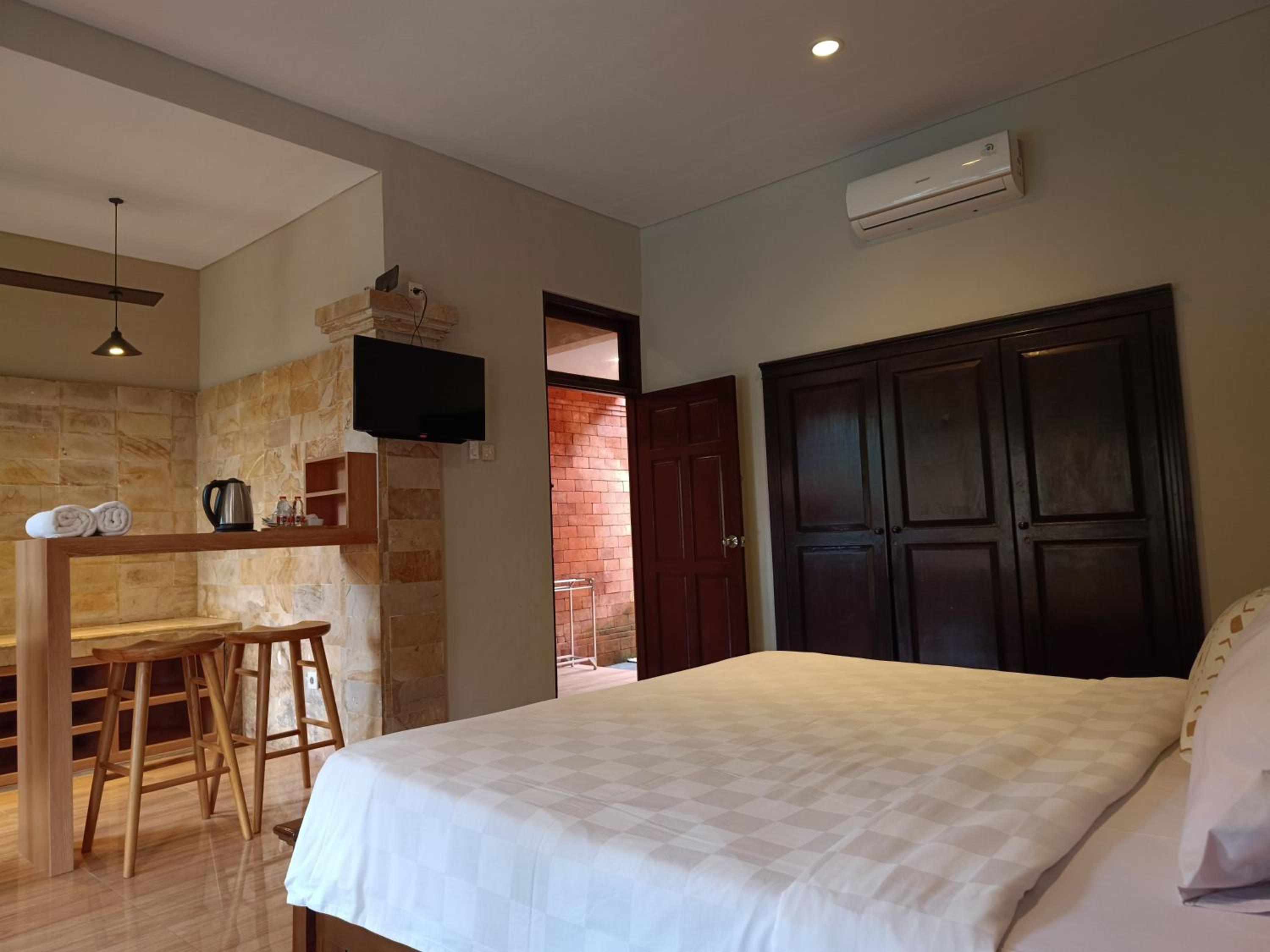 Suite Room - Photo 1