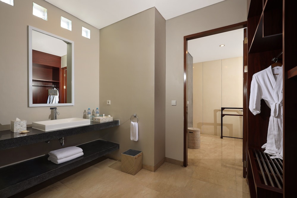Domestic Promo (KTP/KITAS/Residence Permit Holder Only) - Deluxe Double or Twin Room thumbnail 6