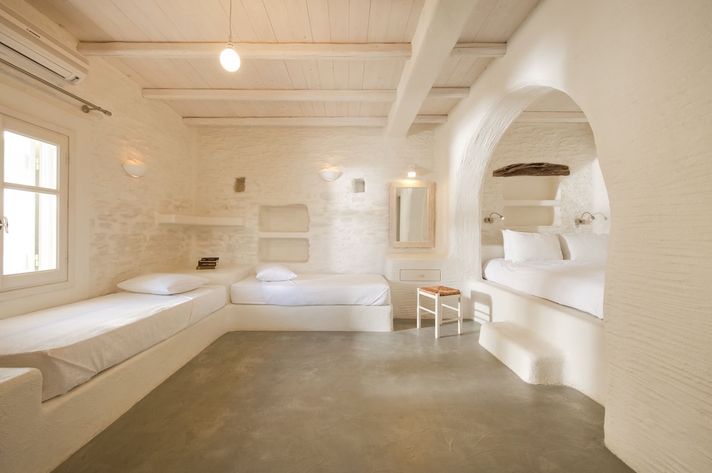 Traditional Quadruple Room - Photo 4