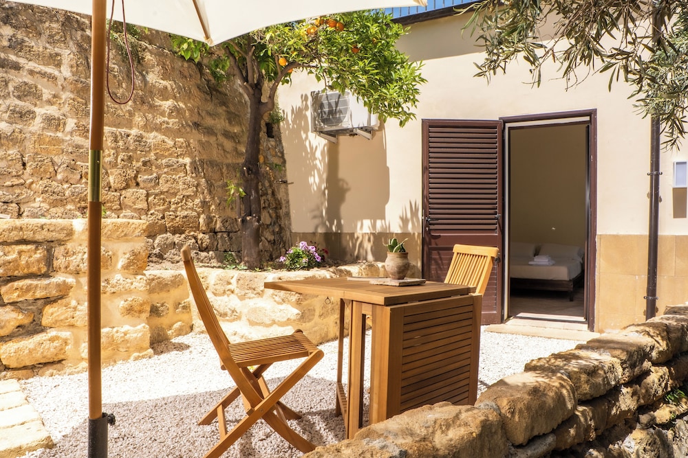 Luxury Double Room, Private Bathroom, Garden View